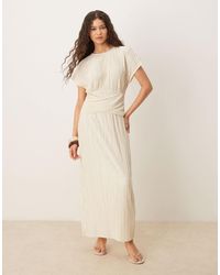 ASOS - Robe plissée longue et sans manches avec détail torsadé à l'avant - babeurre - Lyst