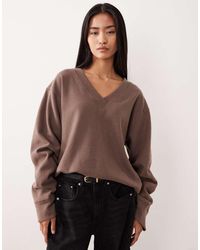 ASOS - Jersey Marrón Moca Con Cuello De Pico Y Mangas Fruncidas De Tejido Muy Suave De - Lyst