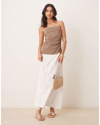 ASOS - Robe bandeau mi-longue avec jupe en popeline - moka et blanc - Lyst