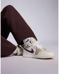 Nike - Zapatillas De Deporte Blancas Y Marrones Air 1 Low Se De Nike - Lyst