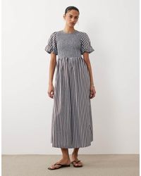 New Look - Stripe Shirred Midi Dress - Lyst