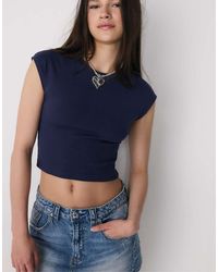 Stradivarius - Basic Aansluitend Cropped T-Shirt - Lyst