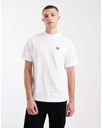 Fred Perry - T-Shirt Met Logo Op De Zak - Lyst
