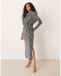 Y.A.S - Vestido Largo Plateado De Manga Larga Y Cuello Alto Con Acabado De Purpurina De - Lyst