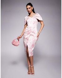 Lavish Alice - Gedrapeerde Satijnen Midi-Jurk Met Bardothals En Porseleinprint - Lyst