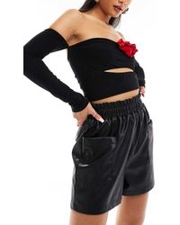In The Style - Short Met Leerlook En Taille Met Stretch - Lyst