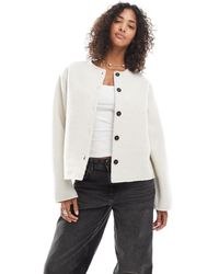 Pieces - – kurze jacke aus teddystoff - Lyst