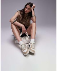 Veja - Zapatillas De Deporte Blancas, Negras Y Beis Sáhara Con Logo De Cuero Chromefree V-10 De - Lyst