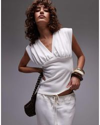 TOPSHOP - Top Senza Maniche Strutturato Color Avorio Con Scollo A V - Lyst