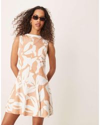 ASOS - Vestido Veraniego Midi Rosa Y Blanco Sin Mangas Con Estampado Floral Extragrande De Algodón De - Lyst