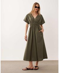 Mango - Getailleerde Midi-Jurk Met V-Hals - Lyst