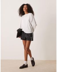 adidas Originals - Short en satin à fines rayures - Lyst