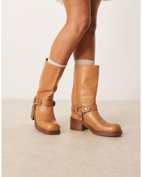 ASOS - Botas Por La Rodilla Color Camel De Estilo Camionero Con Arnés De Cuero Premium Colton De -Neutro - Lyst
