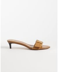 Mango - Mules à petit talon en daim avec boucle - sable - Lyst