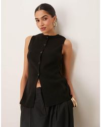 ASOS - Knitted Structured Crew Neck Waistcoat With Front Split - Lyst