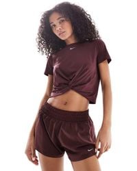 Nike - Pantalones Cortos De 3" De Talle Medio Dri-Fit De Nike One Training-Rojo - Lyst
