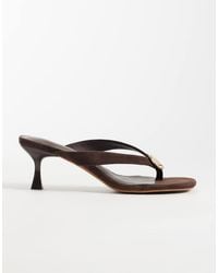 Threadbare - Faux Suede Toe Thong Kitten Heels With Gold Hardware - Lyst