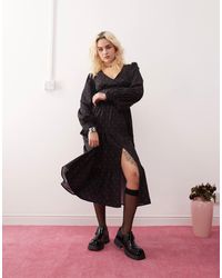 Daisy Street - – langärmliges midi-freizeitkleid mit v-ausschnitt und -rotem blümchenmuster - Lyst