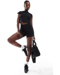 Nike - Nike One Training Dri-Fit Wrapped High Waisted 5 Inch Leggings Shorts - Lyst