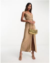 AX Paris - Vestito lungo avvolgente color cammello con spalline a catenine - Lyst