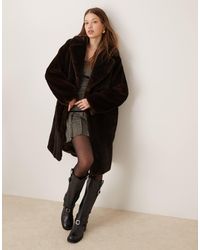 New Look - Manteau long en fausse fourrure - chocolat - Lyst