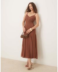 ASOS - Vestito Midi Con Spalline Sottili Color Cioccolato Testurizzato Con Gonna Godet E Cuciture A Vista - Lyst