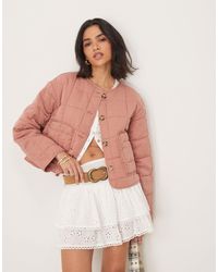 ASOS - – kragenlose kurze steppjacke - Lyst
