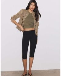 Stradivarius - Pantaloni Capri Con Vita Ampia Neri - Lyst