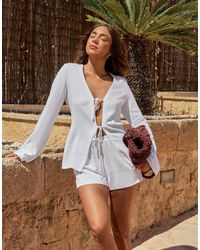 4th & Reckless - Camisa Playera Blanca Con Mangas Anchas Y Lazada Delantera De Tejido Efecto Lino De X Luana Barron (Parte De Un Conjunto) - Lyst