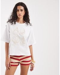 Vero Moda - T-Shirt A Maniche Corte Bianca Con Conchiglie Ricamate - Lyst