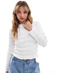 ASOS - Gesmokte Hoogsluitende Top Met Uitlopende Mouwen - Lyst