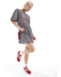 Daisy Street - Vestito Grembiule Corto Con Maniche A Sbuffo E Stampa - Lyst