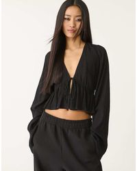 Stradivarius - Overhemd Met Ruches En Gestrikt Detail - Lyst