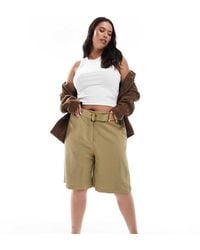 ASOS - Pantalones Cortos De Sastre Caquis De Corte Alargado Con Cinturón De Mezcla De Lino De Curve-Verde - Lyst
