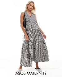 ASOS - Asos design maternity - robe d'été mi-longue effet froissé à carreaux vichy avec jupe volantée et col v - noir et blanc - Lyst
