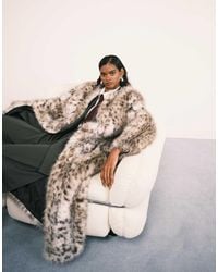 ASOS - Jas Van Imitatiebont Zonder Kraag Met Lange Pasvorm Met Sneeuwluipaard Motief - Lyst