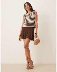 ASOS - Minifalda Marrón Con Diseño De Godets De Tejido Texturizado De - Lyst