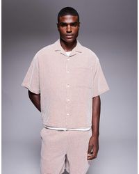 ASOS - Chemise d'ensemble oversize coupe carrée en tissu gaufré avec col à revers - marron/blanc - Lyst