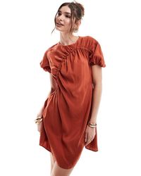 ASOS - Vestido Corto Color Óxido Amplio Con Mangas Abullonadas Y Detalle Fruncido De -Beis Neutro - Lyst