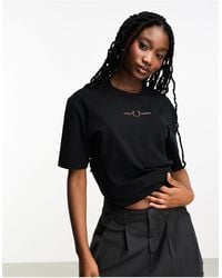 Fred Perry - Camiseta negra con logo central - Lyst