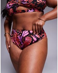 ASOS - Asos design curve – brooke – bikinihose mit hohem beinausschnitt, hohem bund und schmetterlingsmuster - Lyst