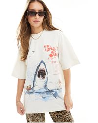 ASOS - T-shirt vestibilità boyfriend color crema con stampa di squalo - Lyst
