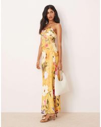 ASOS - – maxi-trägerkleid aus satin mit tropischem blumenmuster und nahtdetail an der brust - Lyst