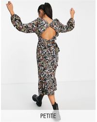 Miss Selfridge - Petite - robe mi-longue en popeline avec nœud au dos à motif floral - Lyst