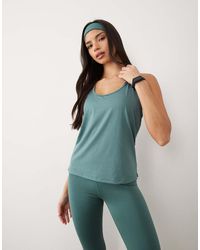 4505 - Icon Active Quick Dry Throw On Performance Tank Top - Lyst