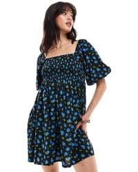 Wednesday's Girl - Shirred Detail Ditsy Floral Mini Dress - Lyst