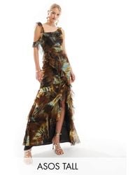 ASOS - Asos design tall - robe longue coupée en biais à imprimé abstrait avec bretelles asymétriques et détails volantés - Lyst