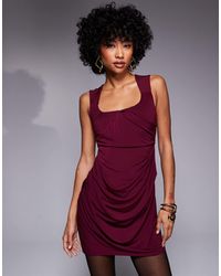 ASOS - Robe courte avec jupe drapée et encolure structurée à larges bretelles - bordeaux - Lyst