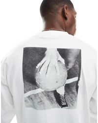 Only & Sons - T-Shirt Squadrata A Maniche Lunghe Bianca Con Stampa Di Basket Sul Retro - Lyst