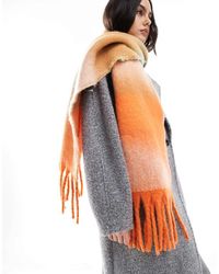 ASOS - Bufanda Azul Y Naranja A Rayas Degradadas Con Acabado Cepillado De - Lyst